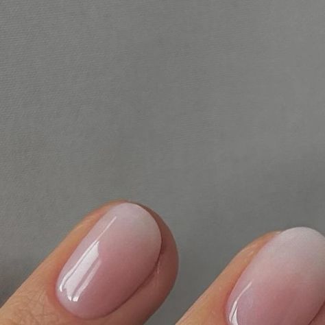 Short Ombre French Tip Nails, Ombré French Tip Nails, Ombré French, French Ombre, French Manicure Ombre, Light Ombre, Ombre French Nails, Ombre French Tips, Short Ombre