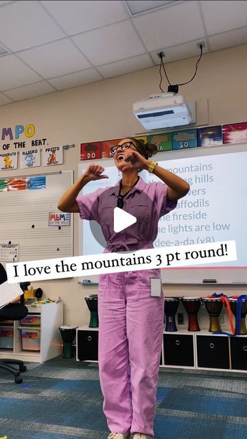 M O L L I E teaches M U S I C 🎶 | Another day, another elementary choir warm up!! 🎶👏🏼🎵   #elementarychoir #elementarymusic #choirteacherlife #choirteacher #choirdirector... | Instagram Elementary Choir Songs, Music Study Creative Curriculum, Music Lessons For Preschool, Middle School Choir Classroom, School Music Room, Music Preschool, Choir Warm Ups, Preschool Music Lessons, Rainbow Song