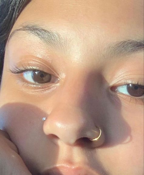 Two Sides Nose Piercing, Nose Piercing On The Right Side, Side Nose Percinings, Nose Peicerings Ideas, Periceing Ideas Nose, Peicing Ideas Nose, Nose Peicerings Both Sides, Round Face Nose Piercing, Nose Piercing On Each Side