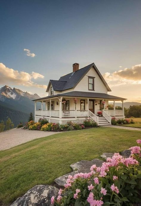 Big White Farmhouse Aesthetic, Country Houses Aesthetic, 1900s Aesthetic House, Outside Of House Aesthetic, My Future House, Different House Aesthetics, House Goals Aesthetic, Cozy House Outside, Country House Interior Farmhouse Style