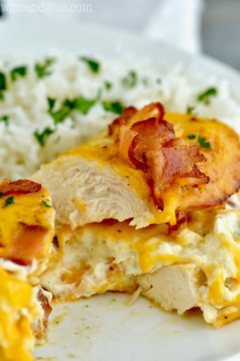 Bacon Cheese Stuffed Chicken, Chicken Bacon Ranch Bake, Chicken Breast With Bacon, Great Chicken Recipes, Chicken Breast Recipes Baked, Stuffed Chicken Breast, Cheese Stuffed Chicken, Chicken Recipies, Cream Cheese Chicken