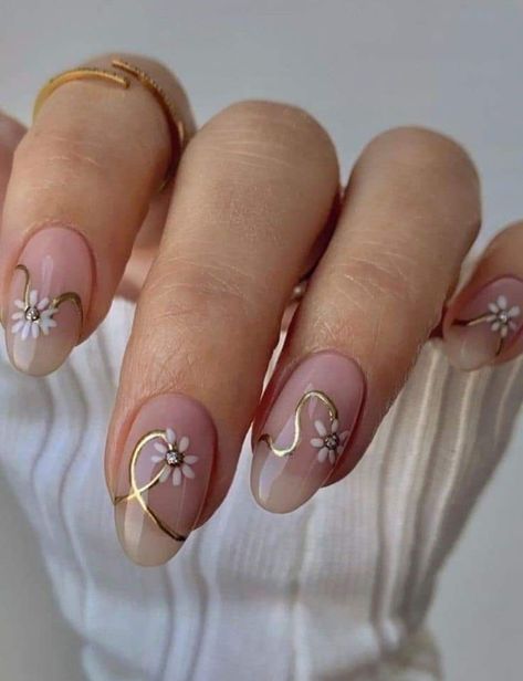 Nails Yellow, Graduation Nails, Daisy Nails, Flower Nail Designs, Casual Nails, Her Nails, Flower Nail, Minimalist Nails, Pretty Acrylic Nails