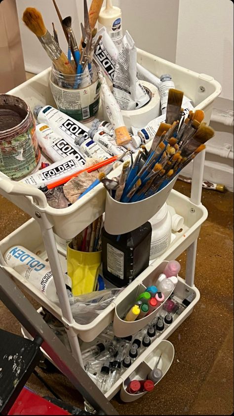 Art Student Aesthetic, Dream Art Room, Art Supplies List, Artistic Room, Room Organization Bedroom, Craft Cart, Art Studio Room, Artsy Aesthetic, Art Supply Organization