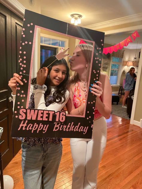 18th Birthday Party Photo Booth, Birthday Party Setup Ideas, 16th Birthday Party Activities, Sweet 16 Party Photo Booth Ideas, Sweet 16 Photobooth Ideas, 16teen Birthday, Birthday Activities For Teenagers, 16 Birthday Party Pictures, Birthday Ideas Sweet 16