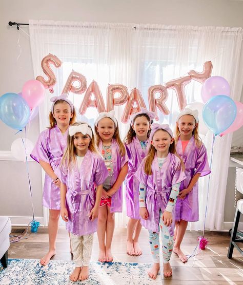 Pamper Party Ideas Kids, Spa Birthday Party Ideas For Kids, Glamping Birthday Party Ideas, Girls Pamper Party, Kids Pamper Party, Girls 9th Birthday, Glamping Birthday Party, Spa Birthday Party, Glamping Birthday