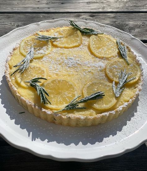 Food Serving Table Decor, Lemon Tart Aesthetic, Cute Baked Goods, Cottagecore Cooking, Cottagecore Baking, Spring Cooking, Cottagecore Food, Spring Food, Spring Baking