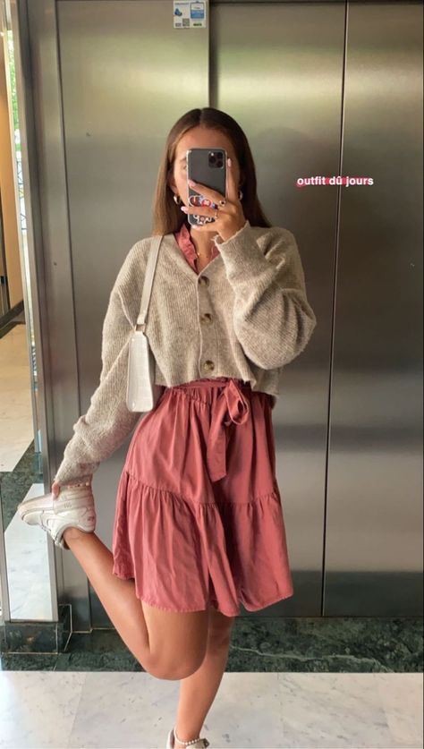 Preppy Outfits Girly Classy, Button Up Front Skirt, Modern Modest Fashion Summer, Vests With Skirts, Everyday Outfits With Sneakers, Modest Fashion School, Outfit Church Ideas, Cottagecore Everyday Outfits, Modest Clothes Aesthetic