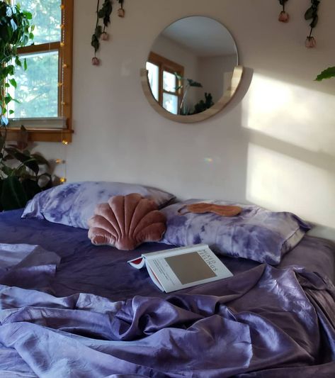 Lucia LaFerme’s Instagram post: “Logwood Purple Watercolor Silk Sheet Set Naturally dyed by moi🔮” Lilac Bedroom, Purple Bed, Pretty Apartments, Silk Sheet Set, Nyc Rooms, Purple Bedding, Purple Watercolor, Room Inspiration Bedroom, Dream Rooms