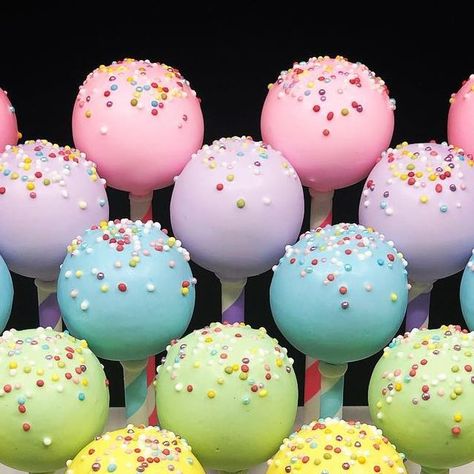 Sweet One Cake Pops, Pastel Color Cake Pops, Two Sweet Cake Pops, Pastel Rainbow Birthday Party Food, Pastel Rainbow Cake Pops, Preppy Cake Pops, Cake Pops Rainbow, Colorful Cake Pops, Two Groovy Cake Pops