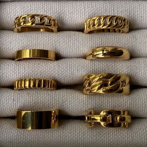 Mens Jewelry Chain, Mens Gold Jewelry Aesthetic, Gold Jewelry Aesthetic Men, Gold Rings Aesthetic Men, Men Jewelry Aesthetic Rings, Men’s Jewlery Gold, Jewelry Men Aesthetic, Men’s Gold Rings Aesthetic, Male Jewelry Aesthetic Rings