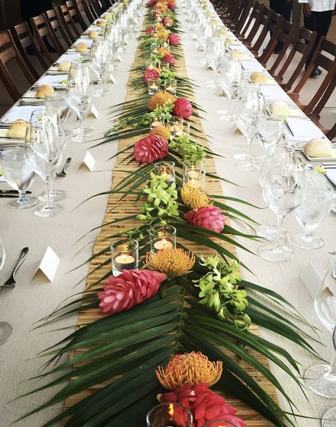 Hawaiian Party Decorations Hawaii Theme Table Settings, Tropical Table Runner Wedding, Hawaiian Luau Table Setting, Luau Theme Table Decorations, Palm Table Runner, Polynesian Table Decor, Polynesian Decorations Party, Tropical Themed Graduation Party, Tropical Table Arrangements