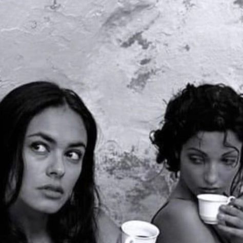 Pascal Skalpa Blanchard on Instagram: "Ferdinando Scianna. Maria-Grazia Cucinotta & Marpessa in Puglia, 1995." Baudelaire Aesthetic, Maria Grazia Cucinotta, Italian Beauty, Maria Grazia, Vintage Wine, An Aesthetic, Amelie, Puglia, Espresso