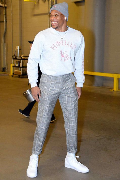 WHO: Russell Westbrook Westbrook Fashion, Nba Outfit, Nba Fashion, Black Men Fashion Swag, Best Dressed Man, Black Men Street Fashion, Men Street Fashion, Russell Westbrook, Mens Trendy Outfits