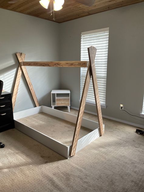 Teepee Twin Bed, Twin Teepee Bed Diy, Diy Teepee Bed Frame, Tent Floor Bed, Tent Bed Diy, House Bed Boys Room, Teepee Bed Diy, Diy Floor Bed Frame, Diy Toddler Bed On Floor