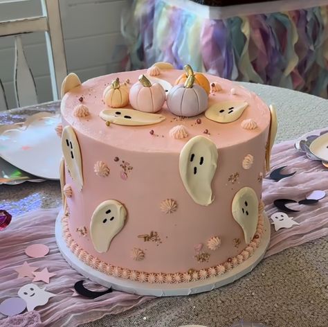 Two Spooky Cake, A Little Boo Is Almost Due Cake, Pink Halloween Birthday Cake, Girly Halloween Cake, Pink Ghost Cake, Pink Halloween Cake, 19 Bday, Light Pink Birthday, Kids Halloween Birthday Party