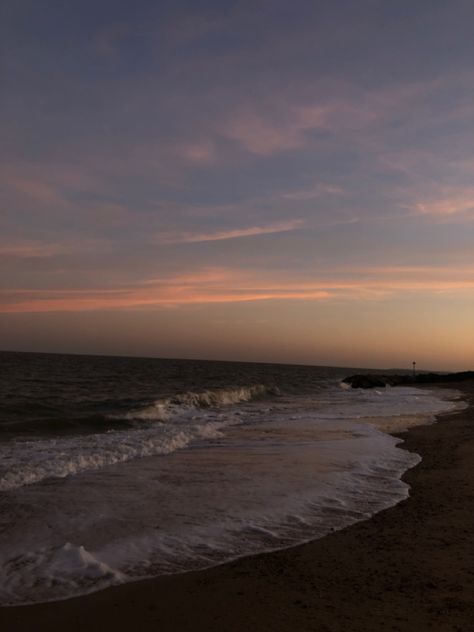 Dusk Beach Aesthetic, Meg Core Aesthetic, Calming Photos Aesthetic, Gabe Core Aesthetic, Summer Dusk Aesthetic, Early Evening Aesthetic, Light Sunset Aesthetic, Akshita Core, Dusk Aesthetic Wallpaper