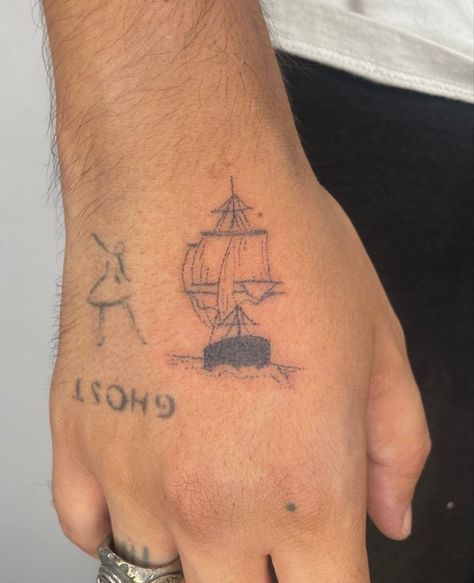 Instrument Tattoo, Traveler Tattoos, Small Travel Tattoos, Tattoos Aesthetic, Unique Tattoo Ideas, Sick Tattoo, Handpoke Tattoo, Theme Tattoo, Red Tattoos