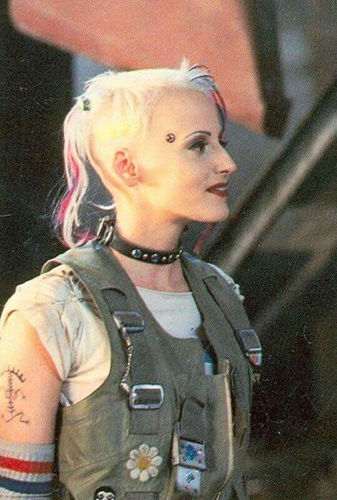 Lori Petty as Tank Girl Tank Girl Outfit, Tank Girl Costume, Tank Girl Aesthetic, Tank Girl Film, Fairuza Balk The Craft, 90s Crushes, Tank Girl Movie, Tank Girl Art, Tank Girl Cosplay