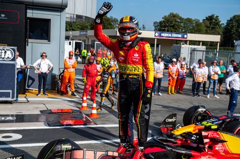 Carlos Sainz on X: "🇮🇹Pole in Monza! It's so special to get it in front of all the Tifosi. When I heard them screams as I crossed the line, I knew we had it! Time to stay focus. Challenging race ahead. We'll give absolutely everything to fight for the win! 👉https://t.co/kEUrGFwmiZ - #CarlosSainz https://t.co/eBP2tin7v2" / X Latino Boys, Stay Focus, Prince Of Monaco, Ferrari Poster, F1 Wallpaper Hd, Italian Grand Prix, Formula 1 Car Racing, Racing Helmets, Formula Racing