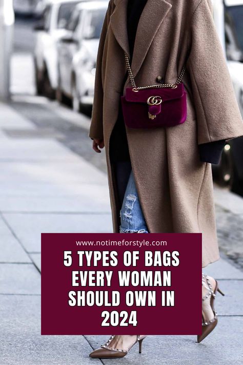 Unlock your style potential with our guide to 5 Types of Bags Every Woman Should Own in 2024. Elevate your look with these must-have bags! Types Of Bags, Moda Over 40, Popular Purses, Types Of Handbags, Trending Handbags, Purse Trends, Classic Purse, Winter Bags, Best Designer Bags