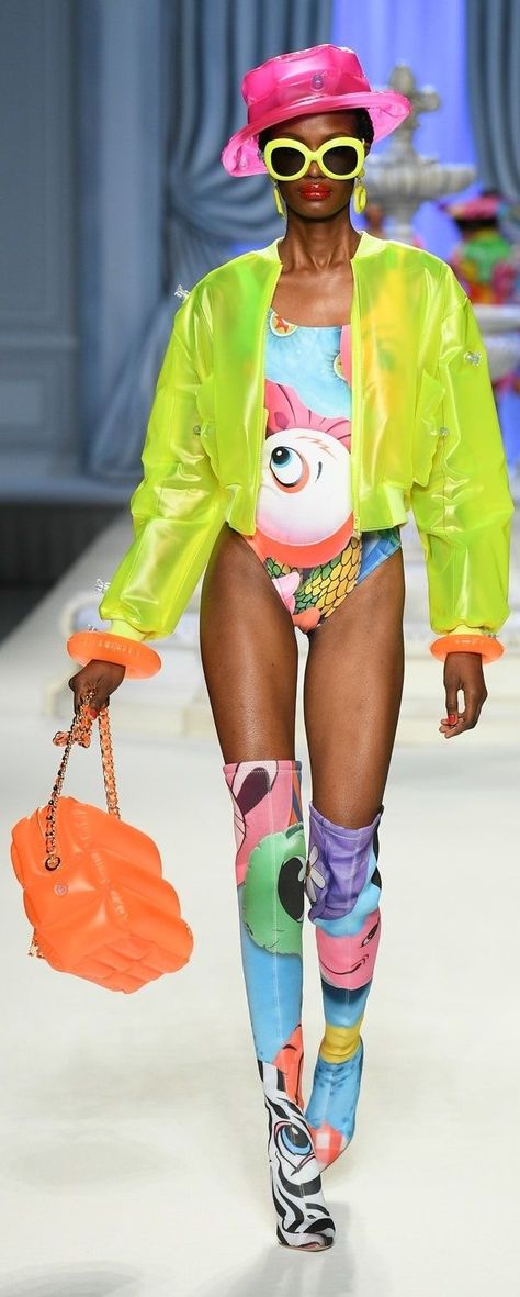 Moschino Spring 2023 RTW Moschino 2023, Moschino 2021, Franco Moschino, Spring 2023, Moschino