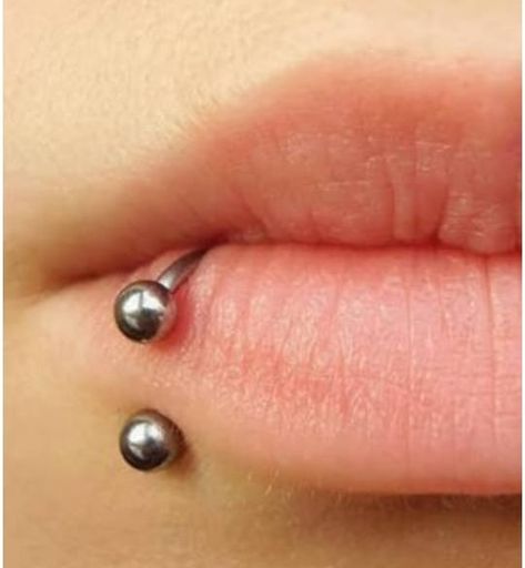 Labret Piercing Ring, Lip Piercing Ring, Nail Quotes, Nails Quotes, Hairstyles Art, Education Books, Quotes Tattoos, Tags Diy, Cool Piercings