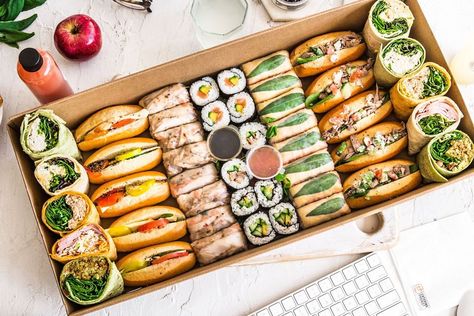 Corporate Catering Ideas Lunches, Boxed Sandwiches, Corporate Lunch Ideas Catering, Corporate Catering Ideas, Catering Sandwiches, Catering Packaging, Sandwiches Catering, Boxed Lunch Catering, Catering Inspiration