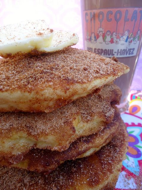 Churro Pancakes, Savory Cakes, What's For Breakfast, Breakfast Treats, Breakfast Dishes, Clean Eating Snacks, Yummy Breakfast, Frying, I Love Food