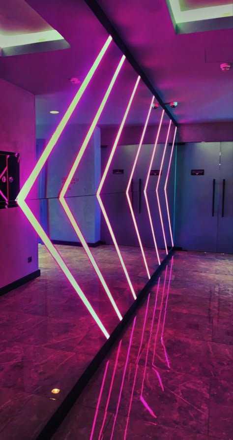 Best Nightclub Design, Home Nightclub, Dance Studio Lighting, Dance Studio Design Interiors, Club Design Interior, Interior Design Pink, Night Club Design, Dance Studio Design, Futuristic Decor