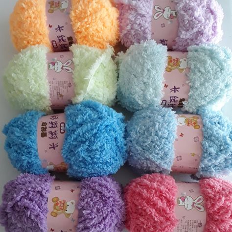 Crochet Fluffy Yarn, Fluffy Yarn, Fancy Hands, Crochet Blanket Designs, Knitting Patterns Toys, Quick Knits, Fluffy Blanket, Tutorial Crochet, Blanket Yarn