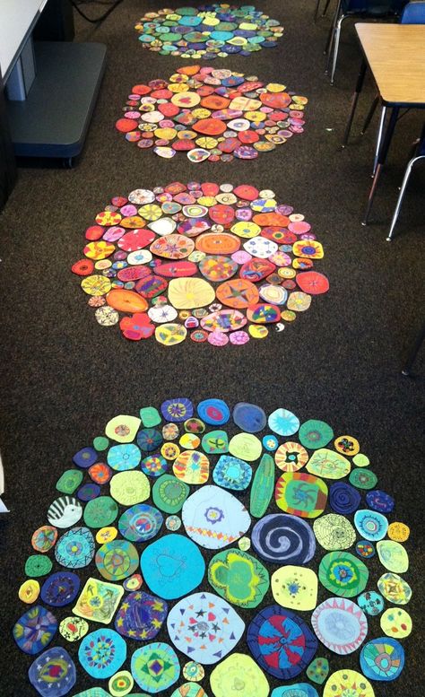 love these collaborative pieces! Craft Club Ideas, Group Art Projects, Class Art Projects, Collaborative Art Projects, Group Art, Club Ideas, The Dot, Kindergarten Art, Collaborative Art