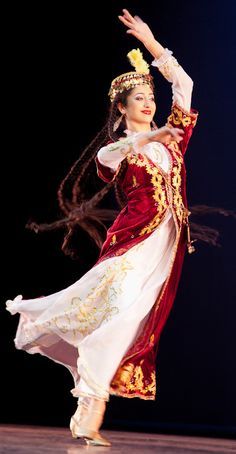 Persian dance. Mariam-Khorezm Red Dance Costumes, Persian Dance, Red Dance, Belly Dancing Classes, Costumes Around The World, Dance World, World Dance, Traditional Dance, Folk Dance