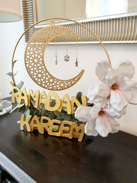 Ramadan Decorations Ideas, Ramadan Aesthetic, Ramadan Wallpaper, Diy Eid Decorations, Eid Moubarak, Decoration Ramadan, Eid Hampers, Paper Daisies, Islamic Events