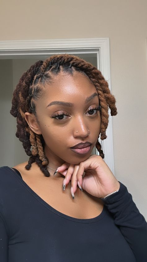 Side Part Loc Retwist, Women Dread Hairstyles, Styles For Dreadlocks For Women, Arnell Armon Tattoos, Formal Locs Hairstyles Black Women, Styling Dreads Black Women, Loc Knots Styles Short, Shirt Loc Hairstyles, Vacation Locs For Black Women