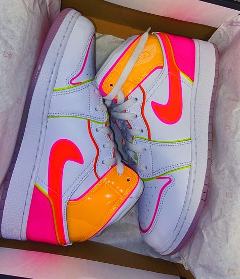 #neon #mids #aj1 #nike #trendyshoes Neon Air Jordans, Colourful Nike Shoes, Neon Air Force 1, Neon Shoes Outfit Sneakers, Neon Dunks, Preppy Nikes, Neon Jordans, Nike Mids, Neon Nikes