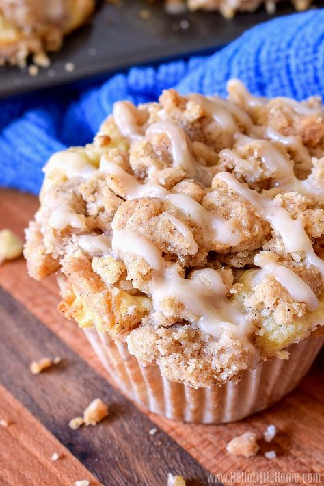 Sour Cream Coffee Cake Muffins, Cinnamon Coffee Cake Muffins, Coffee Cake Muffin Recipes, Easy Coffee Cake, Cinnamon Streusel Muffins, Cinnamon Crumb Cake, Crumb Cake Muffins, Sour Cream Muffins, Cinnamon Streusel Coffee Cake