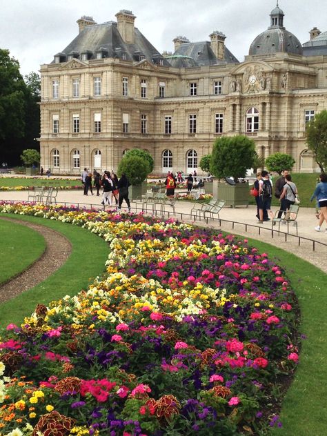 Luxembourg Gardens, Paris 2014 Luxembourg Gardens Aesthetic, Paris Brochure, French Chateau Mansion, Paris Park, Paris Museums, Champs Elysees Paris, Paris Books, Paris Dream, Luxembourg Gardens