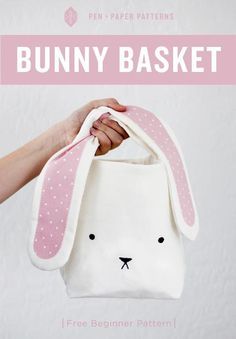 Create a unique and inexpensive custom Easter basket for your little ones! Diy Sy, Bunny Basket, Sew Ins, Trendy Sewing, Easter Basket Diy, Costura Diy, Sewing Projects For Beginners, Easy Sewing Projects, Diy Couture