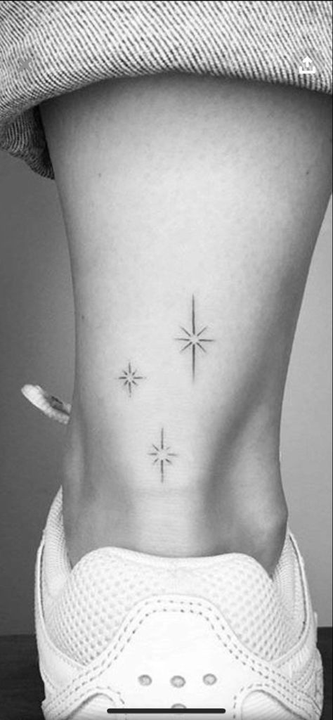 Polynesian Tattoos, Tato Geometris, Tato Minimal, Tato Jari, Tasteful Tattoos, Star Tattoo, Discreet Tattoos, Subtle Tattoos, Tattoos For Daughters