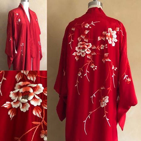 Vintage Japanese Kimono Red Silk Embroidered Kimonos, Embroidery Kimono, Chinese Embroidery, Red Bridesmaid Dresses, Kimono Pattern, Vintage Japanese Kimono, Handwork Embroidery Design, Hand Embroidery Art, Embroidery Blouse Designs