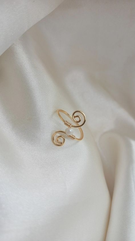 Wire Gold Ring, Self Made Jewelry, Wire Rings Ideas, Cute Wire Rings, Wired Rings, Gold Wire Ring, Diy Wire Jewelry Rings, Rings Wire, Wire Jewelry Rings