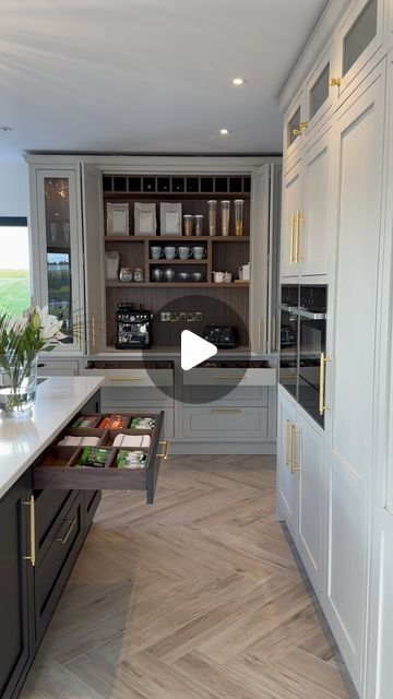 Trevor McDonnell Kitchens on Instagram: "The “ North Galway newbuild project “  . . So many features in this room. A kitchen dream 💭  . . This open plan kitchen, living and dining was so bright, airy &  spacious. The perfect chefs kitchen & entertaining space. . . The infram cabinetry was painted in a gorgeous neutral shade to complement this beautiful large open plan room.  . . What was your favourite thing about this kitchen?  . The open plan layout?  The walk in pantry? The state of the art appliances?  The bifold station?  The extra height cabinetry?   There was so much 😊 . . Sure, here are some hashtags you could use:  #NewBuildHome #inframekitchen #Kitchen #DreamKitchen #HomeDesign #ModernLiving #KitchenInspiration #InteriorDesign #HomeDecor #luxurykitchendesign  #CustomKitchen #Ho Kitchen And Den Combo Layout, Kitchen Great Room Layout Open Concept, Built In Ovens In Kitchens, Modern Open Plan Kitchen Living Room, Open Kitchen And Dining Room Layout, Open Plan Kitchen Dining Living Layout, Chef Home Kitchen, Chefs Kitchen Design, Open Plan Layout