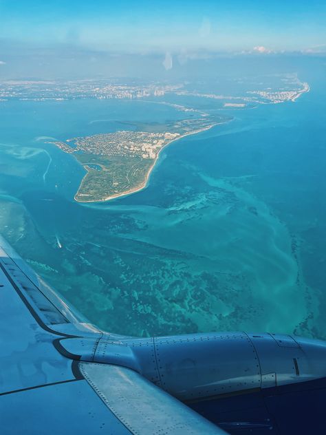 Florida Astethic, Miami Airport Aesthetic, Miami View, Views From Airplane, View From Airplane, Miami Plane View, Plane Window, Miami Travel, Airplane Window