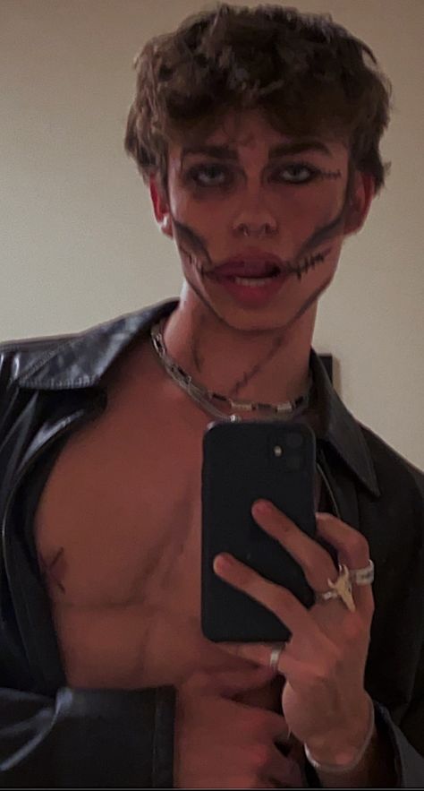 Halloween Makeup Men, Guys Halloween Makeup, Mens Halloween Makeup, Creative Halloween Makeup, Mens Halloween, Halloween Men, Male Makeup, Mens Halloween Costumes, Halloween Make Up