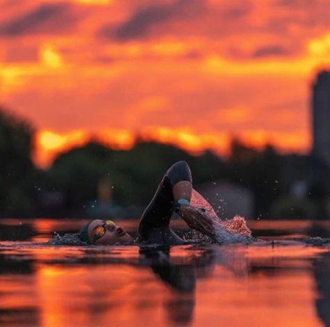 Triathlon Aesthetic, Triathlon Inspiration, Iron Man Race, Triathlon Women, Race Calendar, Iron Man Training, Action Photography, Ironman Triathlon, Triathlon Training