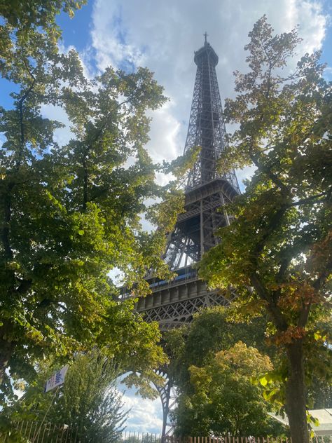 Eiffel tower, green, trees, nature, aesthetic, paris, landmark, torre elfel Aesthetic Pictures Eiffel Tower, Paris Green Aesthetic, Vintage Paris Aesthetic, Paris Aesthetic Eiffel Tower, Brown Aesthetic Eiffel Tower, Eiffel Tower Dark Aesthetic, Paris Green, Eiffel Tower At Night Aesthetic, Aesthetic Light