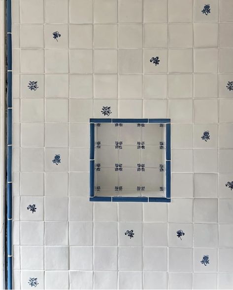 Wallpaper And Tile, Mini Lady Dior, Los Angeles Interior Design, Delft Tiles, Vintage Tile, The Wallpaper, Bathroom Renos, Dream Bathroom, House Bathroom