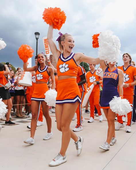 Clemson Tigers, Cheerleading, Tigers