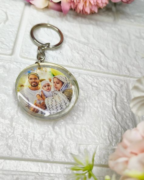 Photo keychain . DM for your customized work Resin Photo Keychain, Resin Work, Resin Keychain, Photo Keychain, Fall 2024, Resin Crafts, Resin Art, Diy Gifts, Instagram Photo