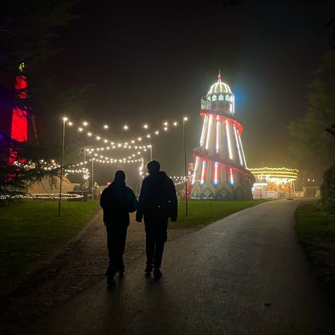 Couples At Carnivals, Couple At Carnival Aesthetic, Carnival Date Night, Carnival With Boyfriend, Carnival Date Aesthetic Couple, Carnival Pics With Boyfriend, Amusement Park Date Aesthetic, Carnival Date Aesthetic, Fair Date Aesthetic